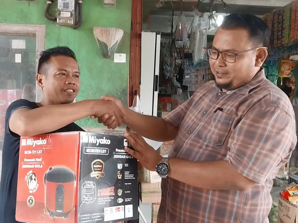 Diguyur Hadiah, Akui Puas Pelayanan Surabraja