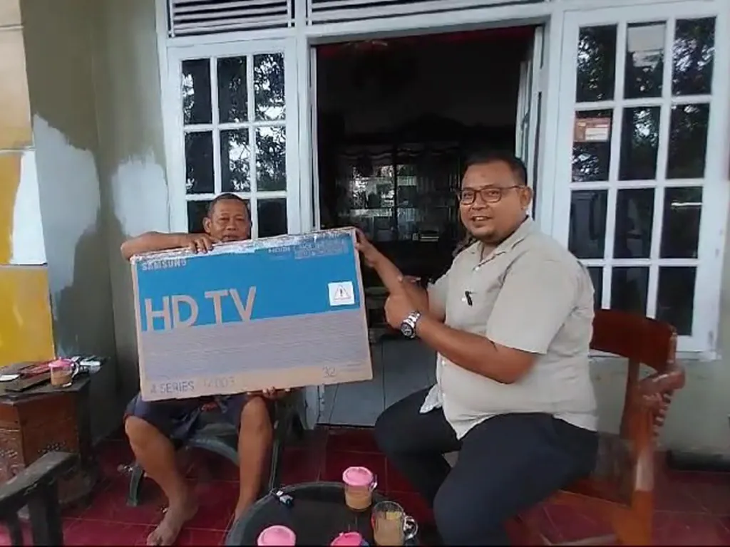 Gosok Berhadiah Umroh Sukses Buat Ceria Pelanggan Surabraja