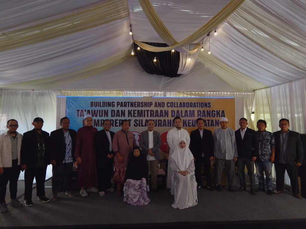 Surabraja – Almaz Teken Pakta Integritas Komitmen Syariah Dalam Berusaha