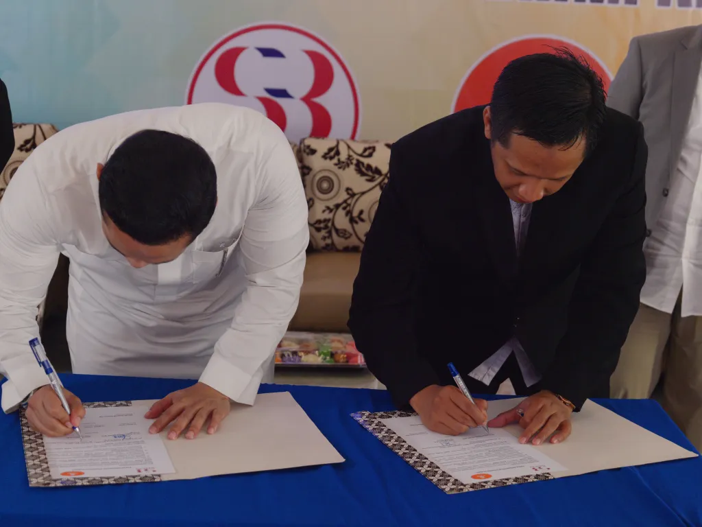 Surabraja – Almaz Teken Pakta Integritas Komitmen Syariah Dalam Berusaha