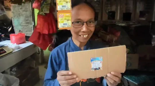 Terima Hadiah, Pelanggan